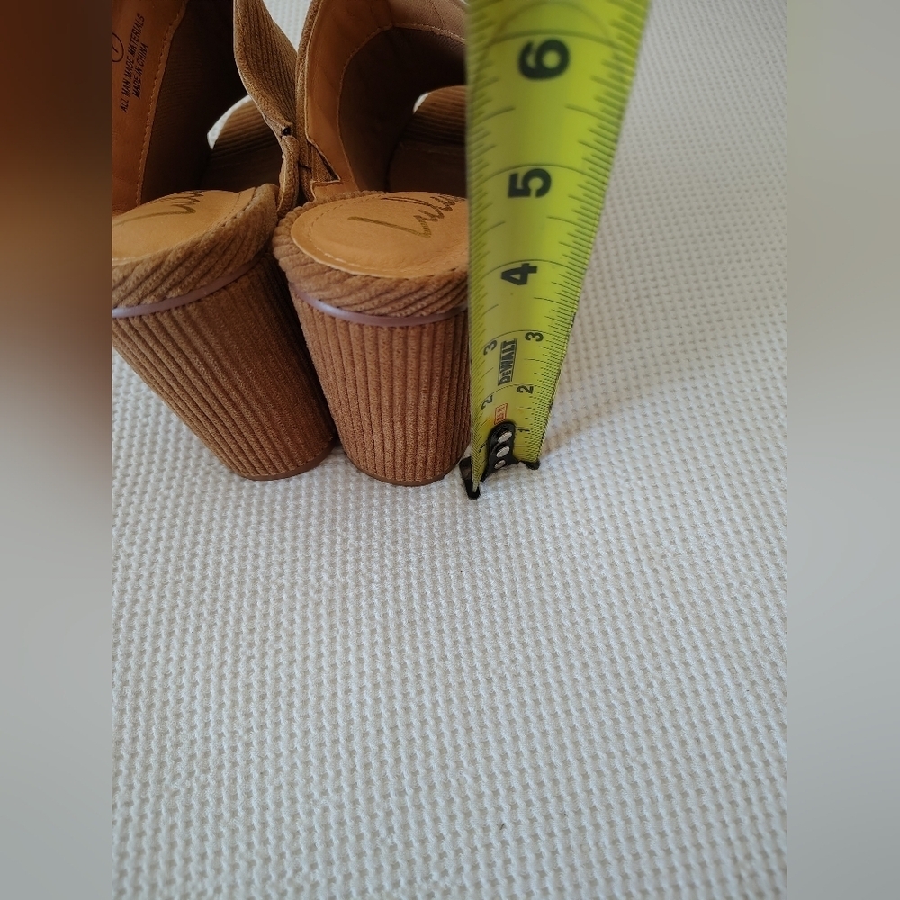 Lulu's Brown Ribbed Open-Toe Mule Heels - Picture 4 of 7